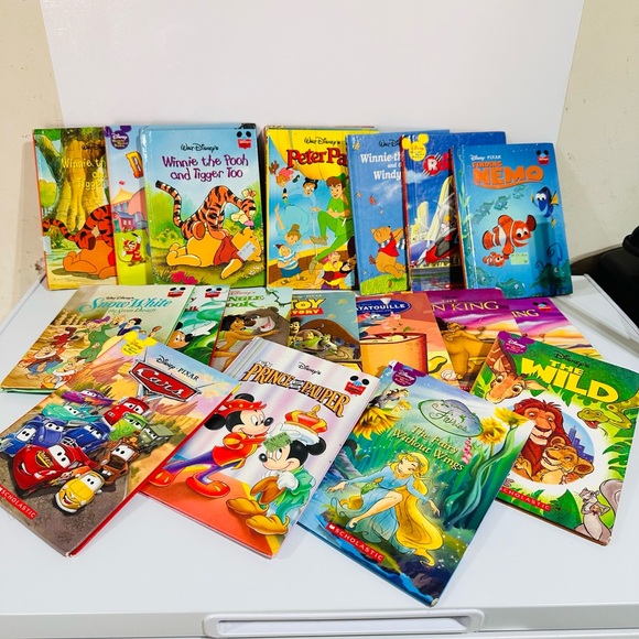 Classic Disney kids book. Walt Disney kids books. 22 books. Used in good condit - Picture 10 of 10